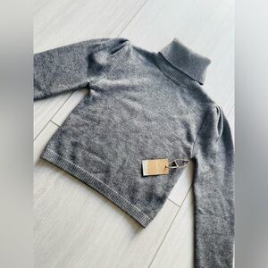 NWT Women’s Heather Grey turtleneck Cropped - Forever 21, Size Medium